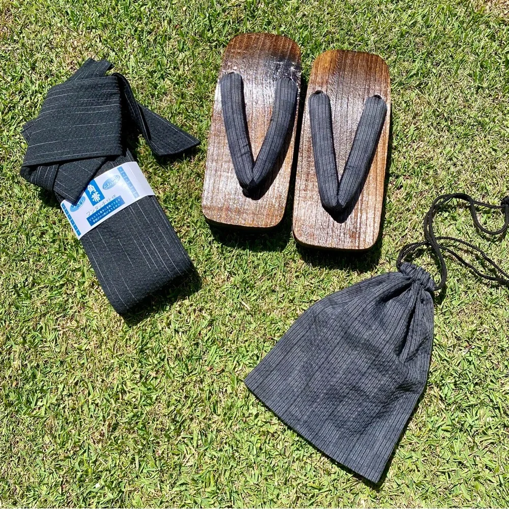 NEW Men’s Kimono Robe Yukata Long Sandals Belt and Pouch Bag - Picture 5 of 17